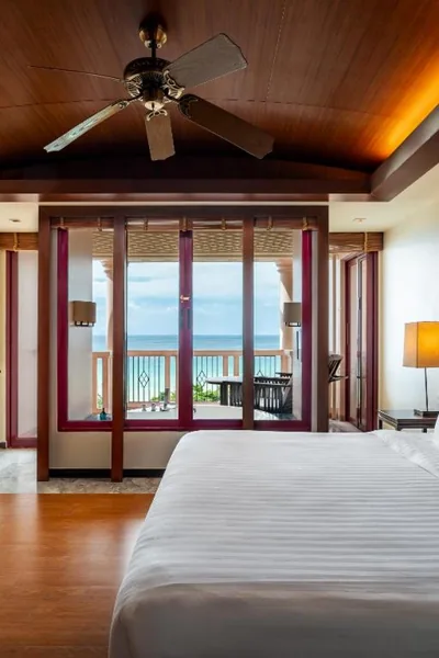 Deluxe-Zimmer mit Whirlpool und Meerblick – King — Centara Grand Beach Resort Phuket